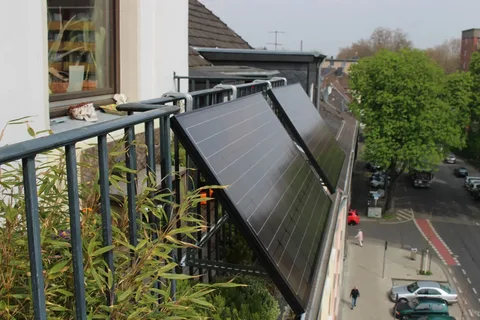 solaranlagen-auf-balkon