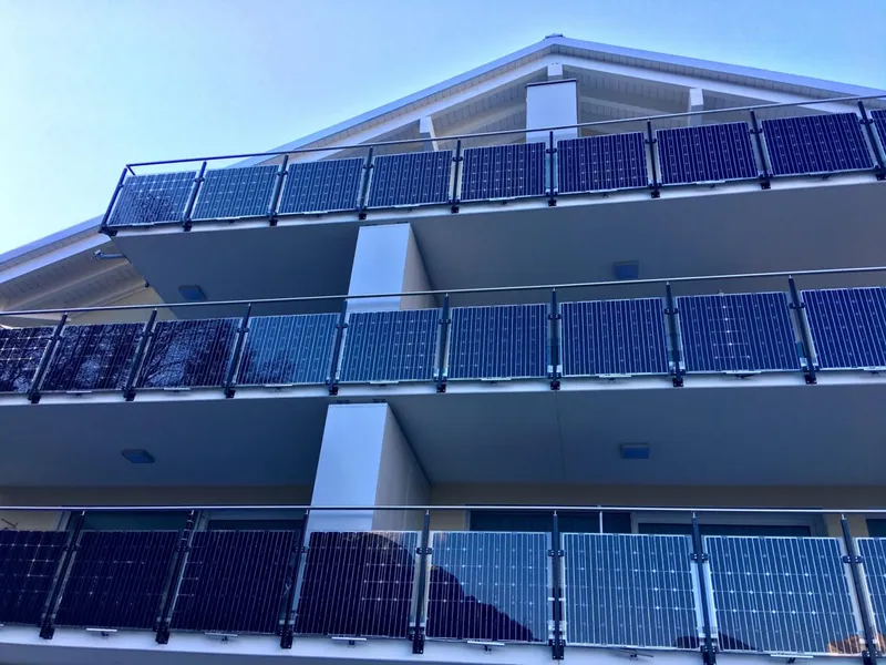 photovoltaik-am-balkon